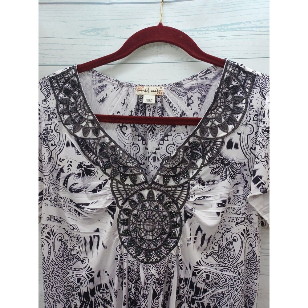 World Unity Womens Sz M Short Sleeves Boho Lace Shark bite Hem Studs - Picture 2 of 7